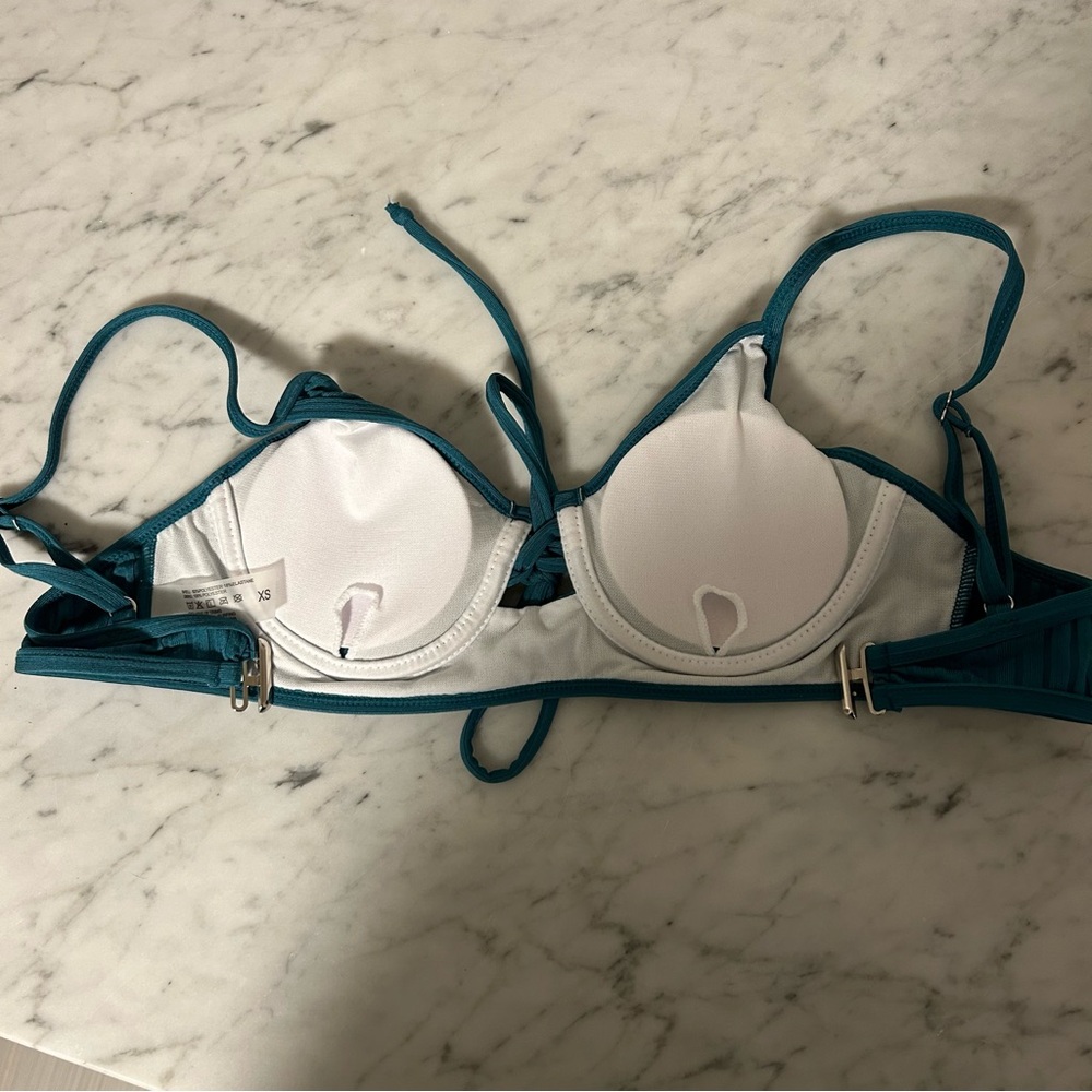 2 Bikini Tops - Picture 4 of 4